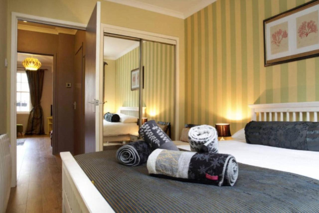 Joivy Stylish Castle View Apartment Edinburgh Eksteriør bilde