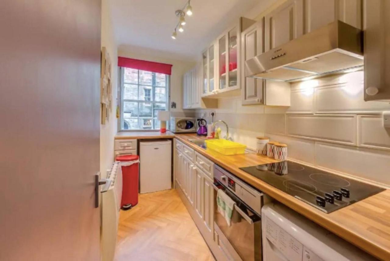 Joivy Stylish Castle View Apartment Edinburgh Eksteriør bilde