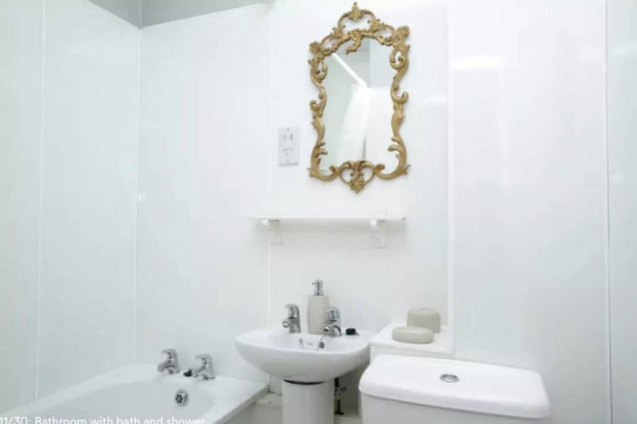 Joivy Stylish Castle View Apartment Edinburgh Eksteriør bilde
