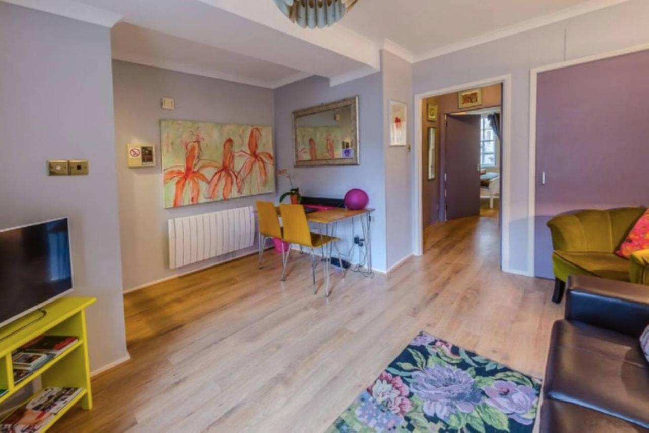 Joivy Stylish Castle View Apartment Edinburgh Eksteriør bilde