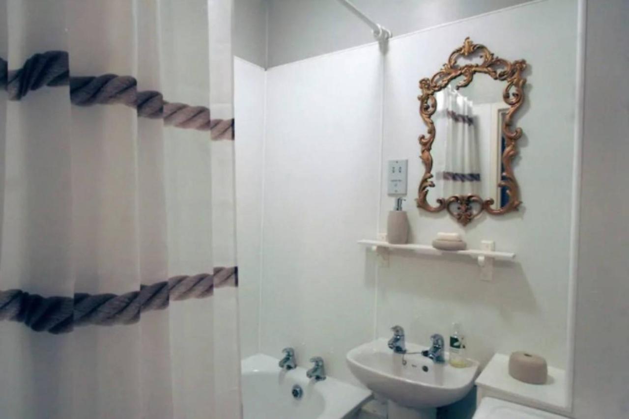 Joivy Stylish Castle View Apartment Edinburgh Eksteriør bilde