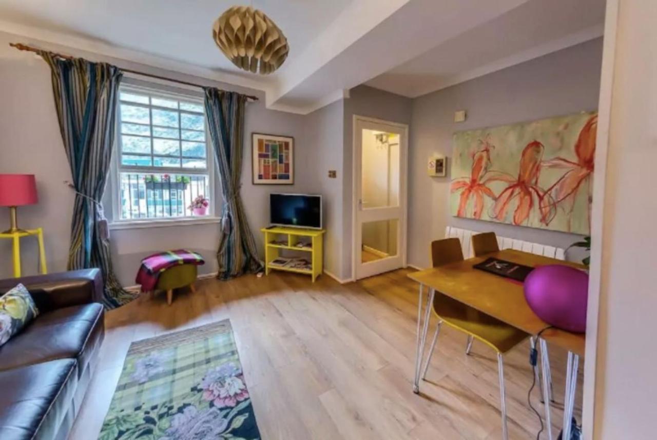 Joivy Stylish Castle View Apartment Edinburgh Eksteriør bilde
